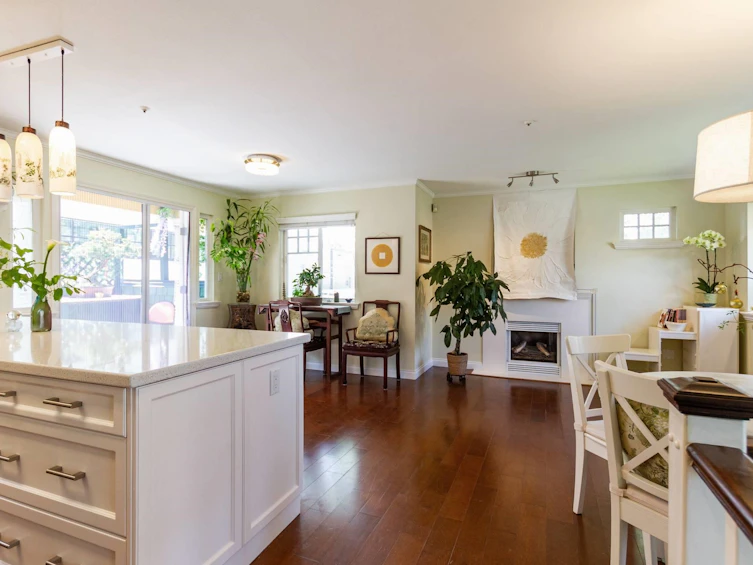 2952 W 8th Avenue, Vancouver, BC, V6K 2C1 - 9