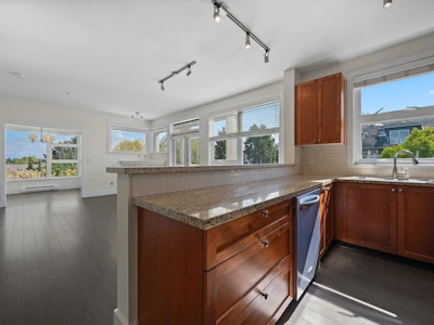 306-4600 Westwater Drive - 5
