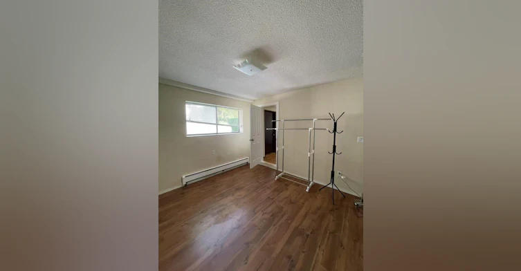 1130 Marsden Court, Burnaby, BC, V5A 3N3 - 3