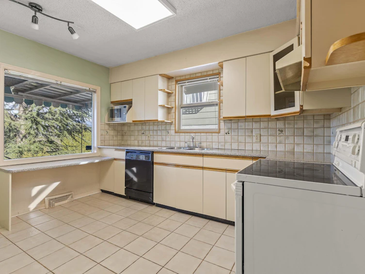 3910 W 10th Avenue, Vancouver, BC, V6R 2G8 - 13