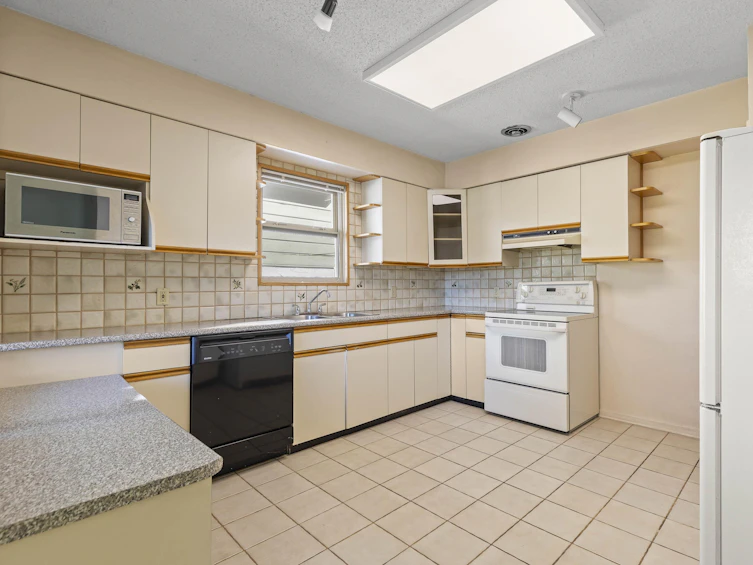 3910 W 10th Avenue, Vancouver, BC, V6R 2G8 - 12