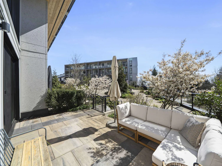 209-9888 University Crescent, Burnaby, BC, V5A 0G4 - 2