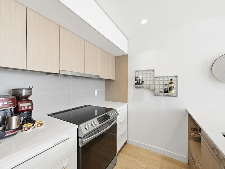 209-9888 University Crescent, Burnaby, BC, V5A 0G4 - 11
