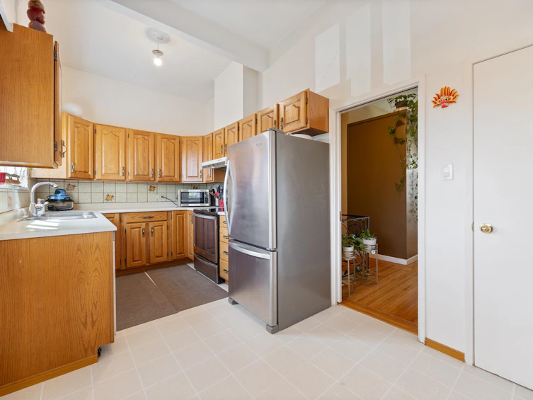 6890 Hycrest Drive, Burnaby, BC, V5B 2X2 - 11