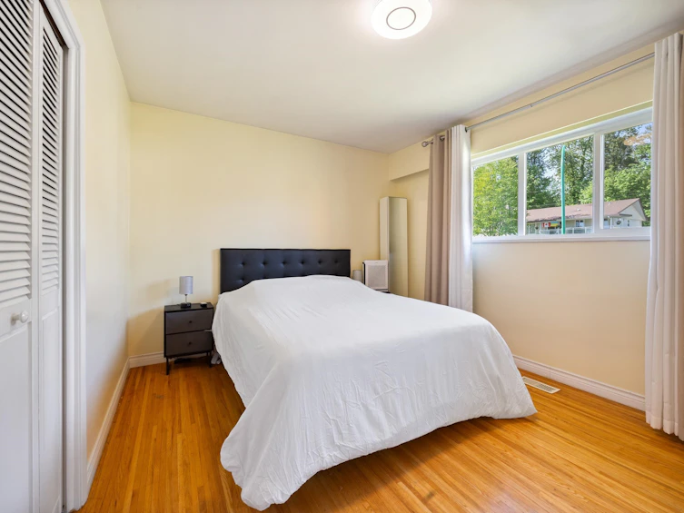 6890 Hycrest Drive, Burnaby, BC, V5B 2X2 - 16