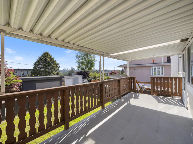 6890 Hycrest Drive, Burnaby, BC, V5B 2X2 - 22