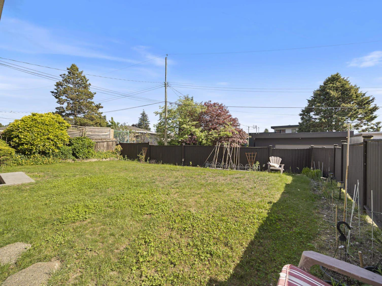 6890 Hycrest Drive, Burnaby, BC, V5B 2X2 - 31