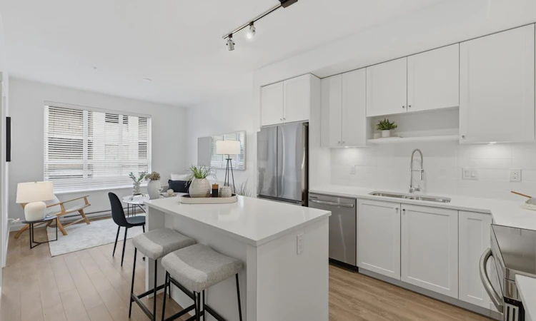 309-15733 85 Avenue