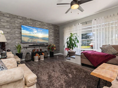 8550 Norman Crescent - 5