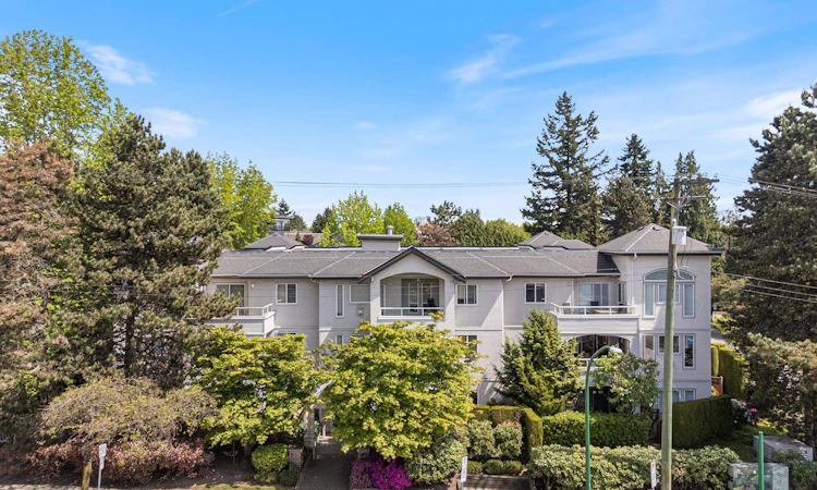 202-7188 Royal Oak Avenue