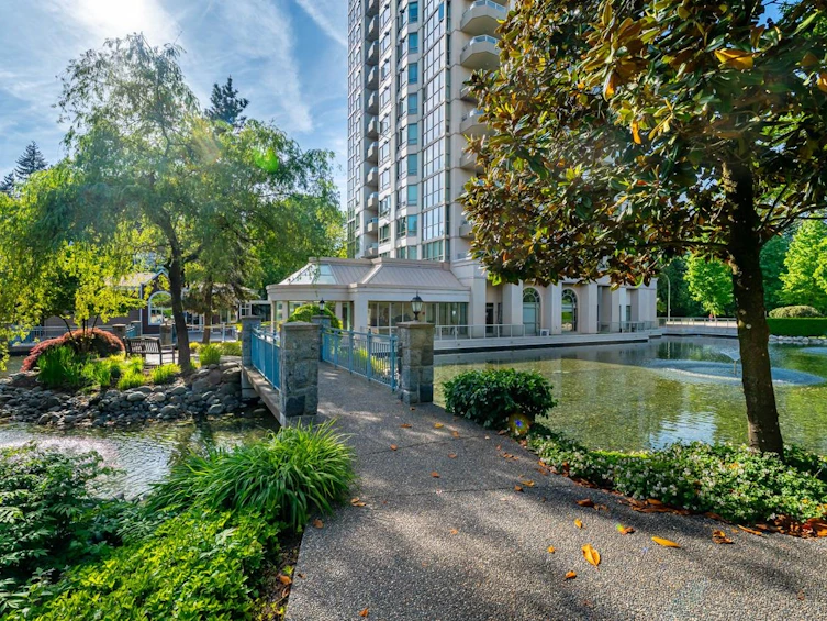 408-3070 Guildford Way, Coquitlam, BC, V3B 7R8 - 35