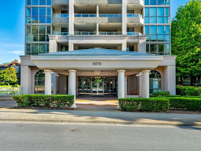 408-3070 Guildford Way - 2