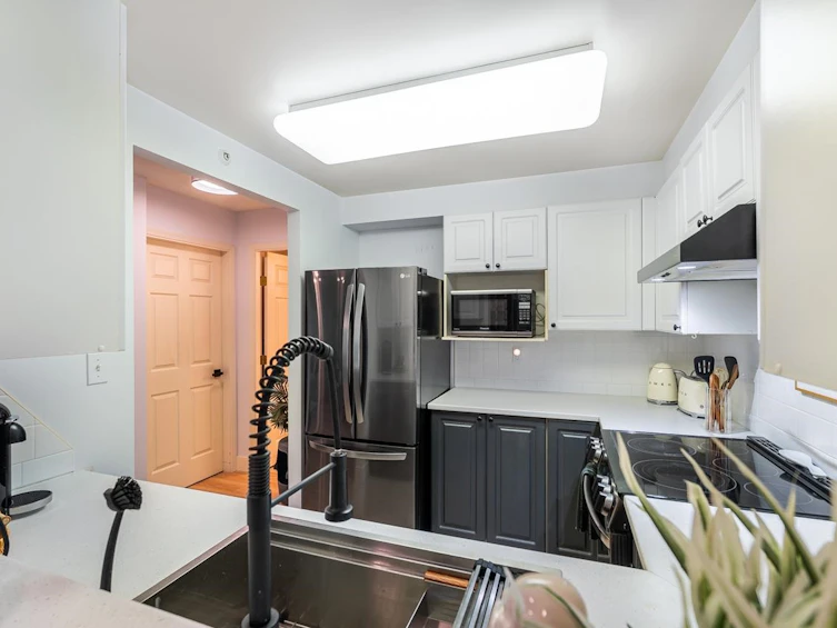 408-3070 Guildford Way, Coquitlam, BC, V3B 7R8 - 10