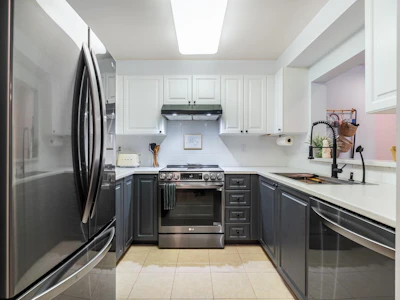 408-3070 Guildford Way - 4