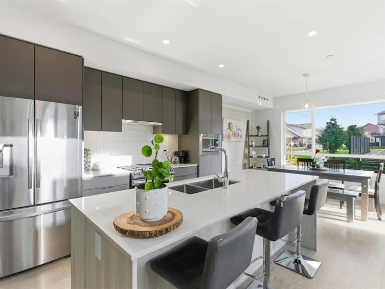 2478A Wren Drive, Delta, BC, V4M 0E6 - 3