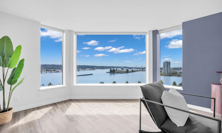 1404-1065 Quayside Drive