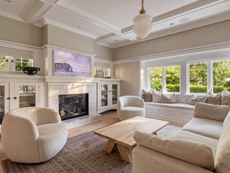 360 E Windsor Road, North Vancouver, BC, V7N 1K1 - 4