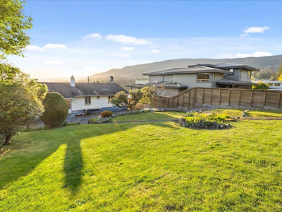 982 Braeside Street - 3