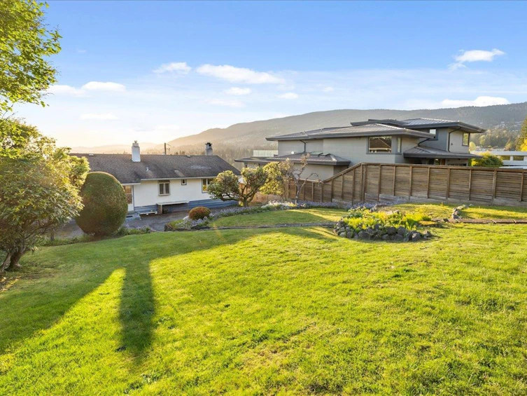 982 Braeside Street, West Vancouver, BC, V7T 2K8 - 3