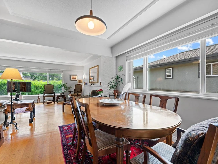 535 Holdom Avenue, Burnaby, BC, V5B 3V3 - 11