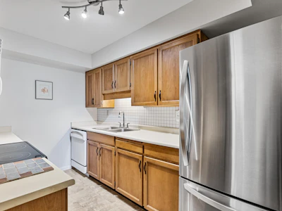 204-1458 Blackwood Street - 4
