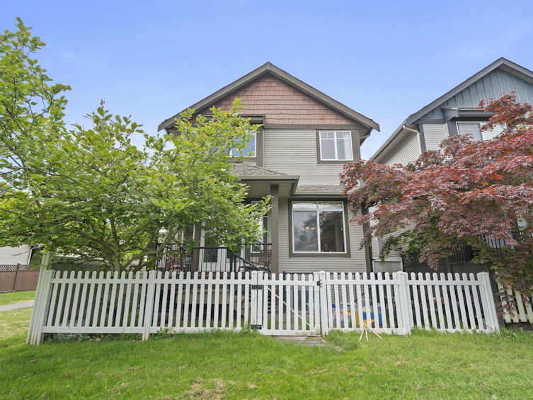 6652 195 Street, Surrey, BC, V4N 0C3