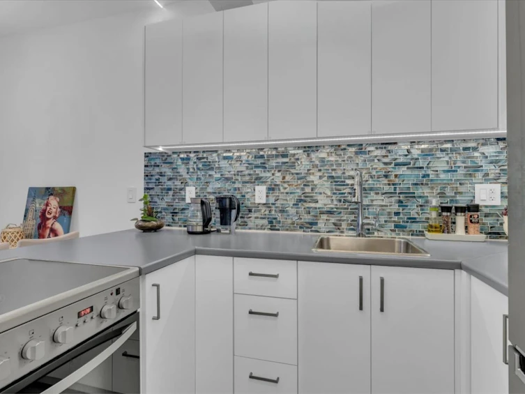 207-1655 Nelson Street, Vancouver, BC, V6G 1M4 - 9