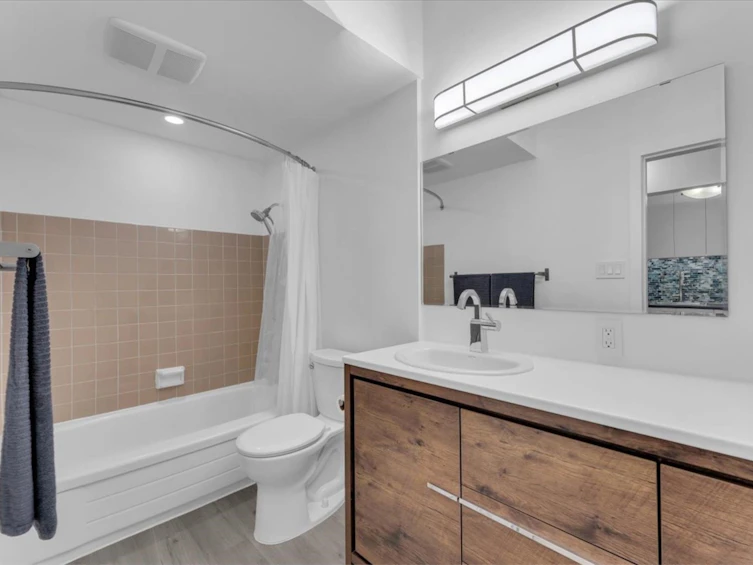 207-1655 Nelson Street, Vancouver, BC, V6G 1M4 - 13