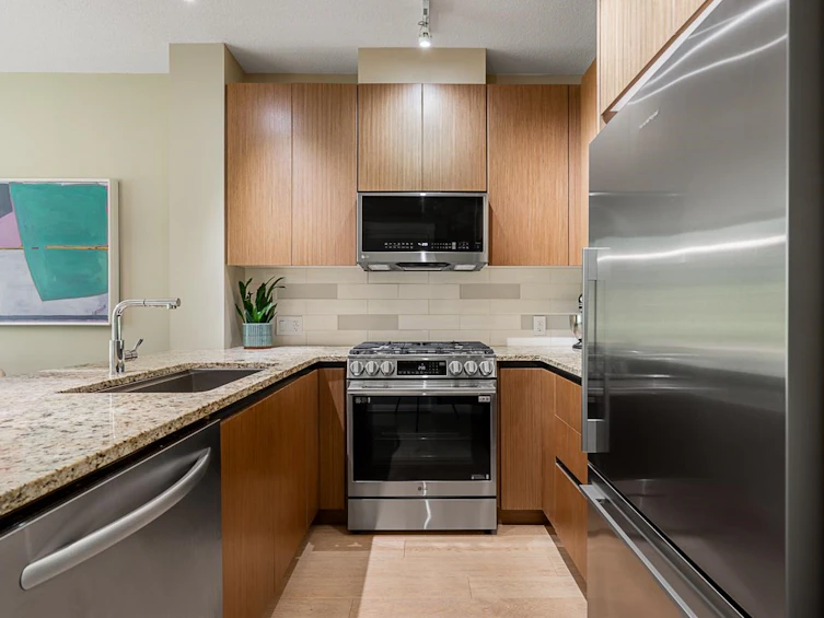 202-135 W 2nd Street, North Vancouver, BC, V7M 0C5 - 3
