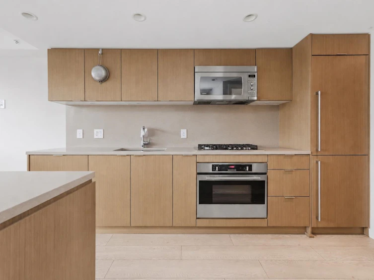 408-112 E 13th Street, North Vancouver, BC, V7L 0E4 - 2