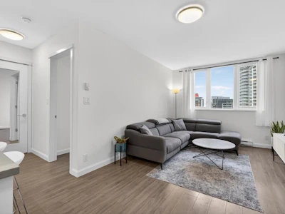 2101-520 Como Lake Avenue - 5