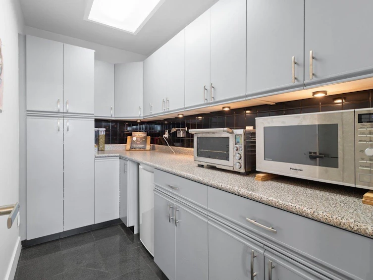 2401-6055 Nelson Avenue, Burnaby, BC, V5H 4L4 - 13