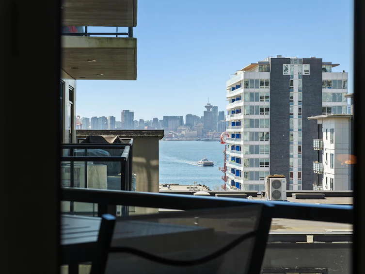 305-105 W 2nd Street, North Vancouver, BC, V7M 0E3 - 14