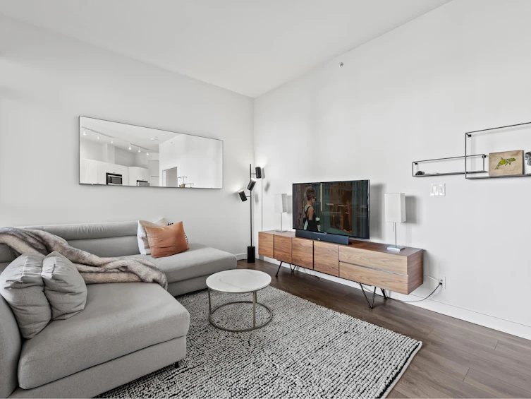 305-105 W 2nd Street, North Vancouver, BC, V7M 0E3 - 21