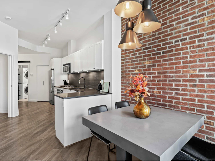 305-105 W 2nd Street, North Vancouver, BC, V7M 0E3 - 12