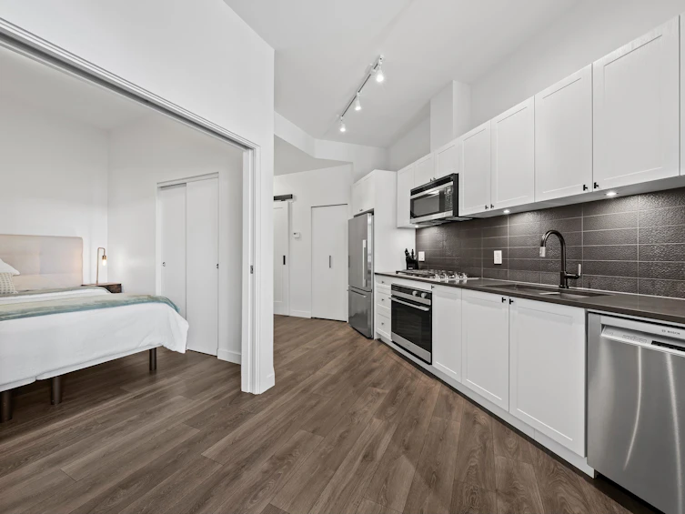 305-105 W 2nd Street, North Vancouver, BC, V7M 0E3 - 7