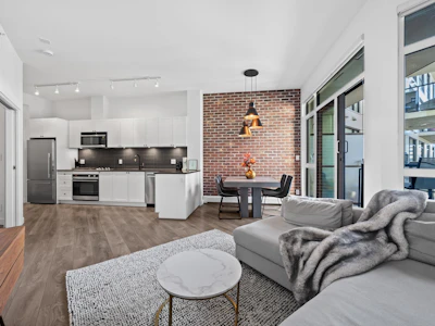 305-105 W 2nd Street - 2