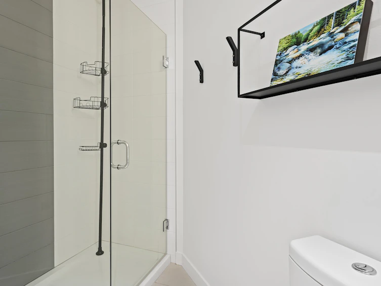 305-105 W 2nd Street, North Vancouver, BC, V7M 0E3 - 25