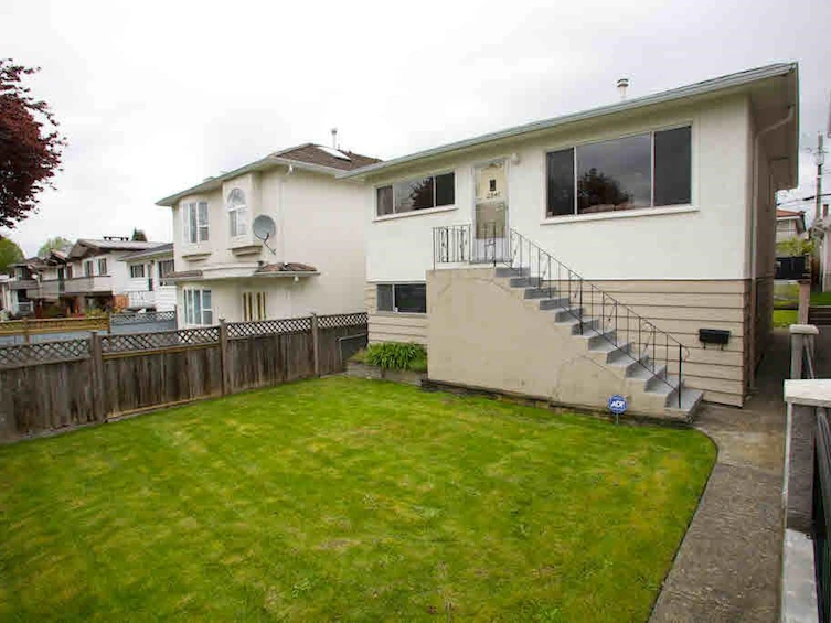 2841 Cheyenne Avenue, Vancouver, BC, V5R 4R5