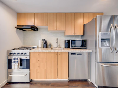 608-933 Seymour Street - 5