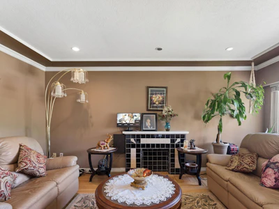 2248 Mannering Avenue - 5