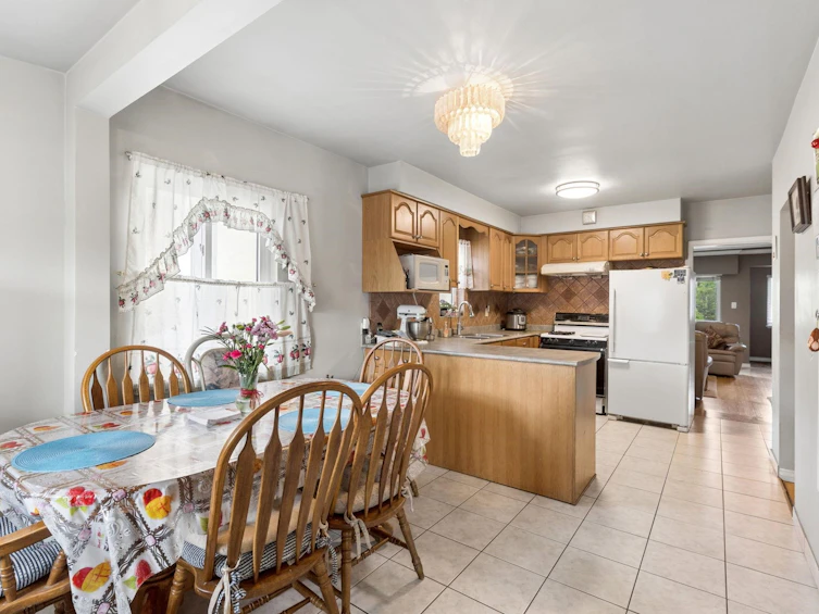 2248 Mannering Avenue, Vancouver, BC, V5N 3C4 - 8