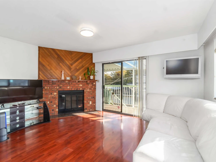 5820 Earles Street, Vancouver, BC, V5R 3S6 - 9