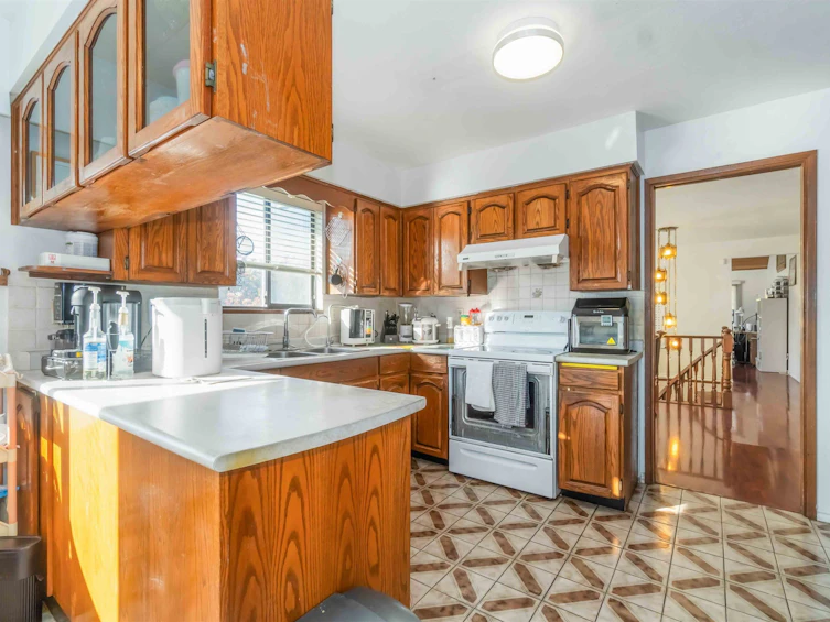 5820 Earles Street, Vancouver, BC, V5R 3S6 - 13