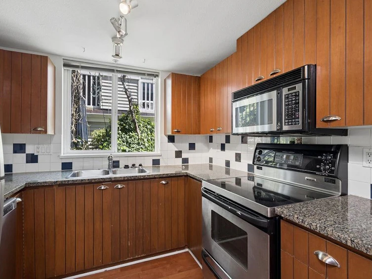 993 Lynn Valley Road, North Vancouver, BC, V7J 1Z6 - 15