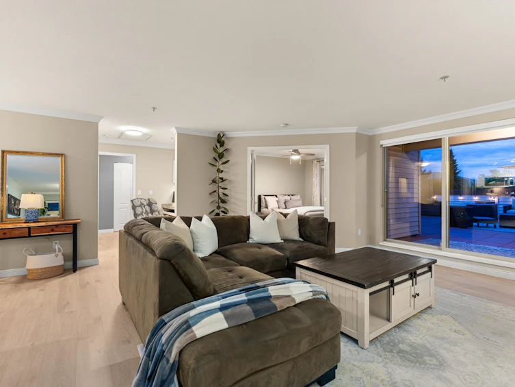 404-15220 Guildford Drive, Surrey, BC, V3R 0Y6 - 11