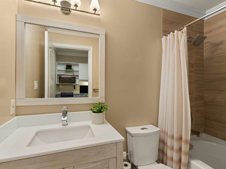 404-15220 Guildford Drive, Surrey, BC, V3R 0Y6 - 31