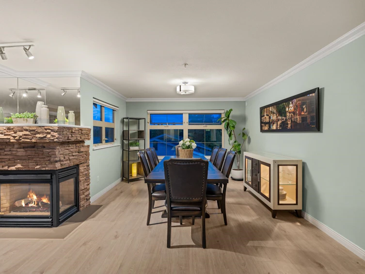 404-15220 Guildford Drive, Surrey, BC, V3R 0Y6 - 15