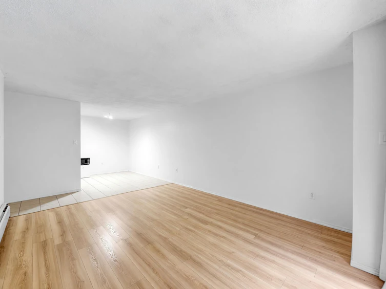 111-588 E 5 Street, Vancouver, BC, V5T 4H6 - 5