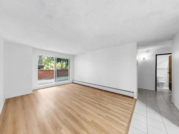 111-588 E 5 Street, Vancouver, BC, V5T 4H6 - 2